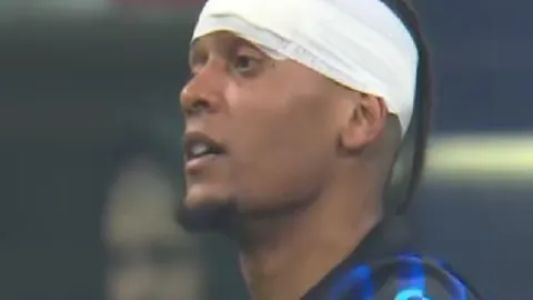 罗甲联赛双喜临门：博托沙尼全力反扑，加拉茨钢铁瞄准三连胜新篇章